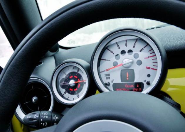 Mini Cooper S Cabrio:
MINI MEDIA INFORMATION - FOR EDITORIAL PURPOSES ONLY
NEW MINI CONVERTIBLE, AUSTRIA 2009
